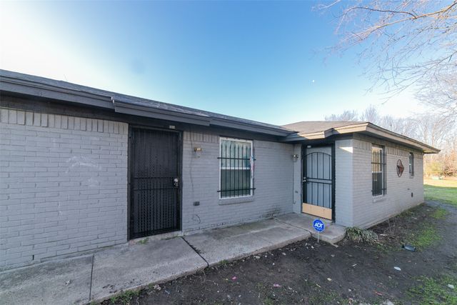 3844 Waldorf Street, Fort Worth, TX 76119