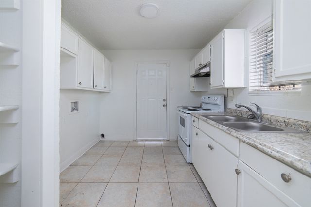 3844 Waldorf Street, Fort Worth, TX 76119