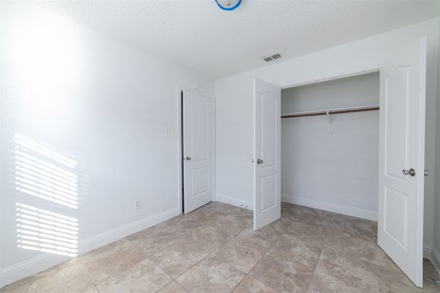 3844 Waldorf Street, Fort Worth, TX 76119