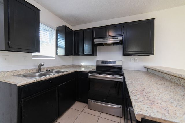 3844 Waldorf Street, Fort Worth, TX 76119