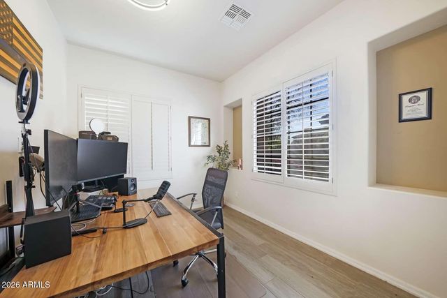 3978 E HASHKNIFE Road, Phoenix, AZ 85050