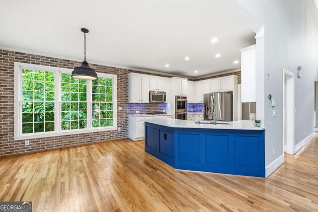 215 Lynwood Court, Roswell, GA 30075