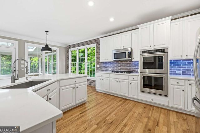 215 Lynwood Court, Roswell, GA 30075