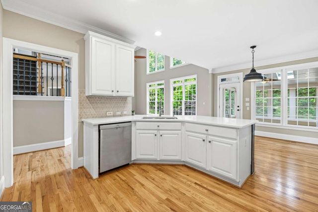 215 Lynwood Court, Roswell, GA 30075