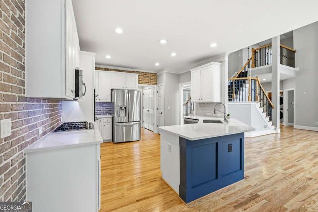 215 Lynwood Court, Roswell, GA 30075