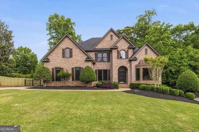 215 Lynwood Court, Roswell, GA 30075