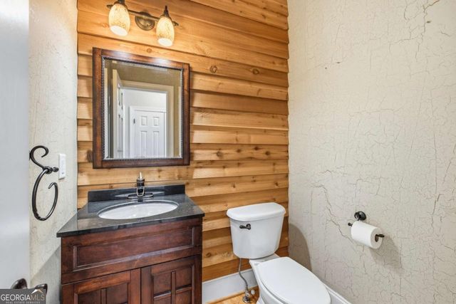 215 Lynwood Court, Roswell, GA 30075