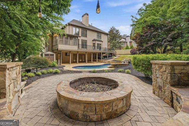 215 Lynwood Court, Roswell, GA 30075