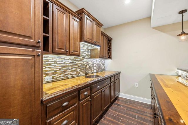 215 Lynwood Court, Roswell, GA 30075