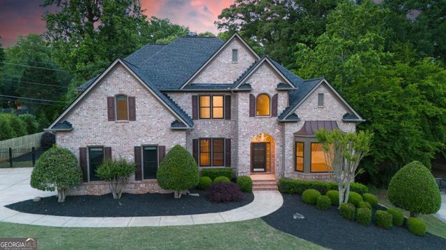 215 Lynwood Court, Roswell, GA 30075