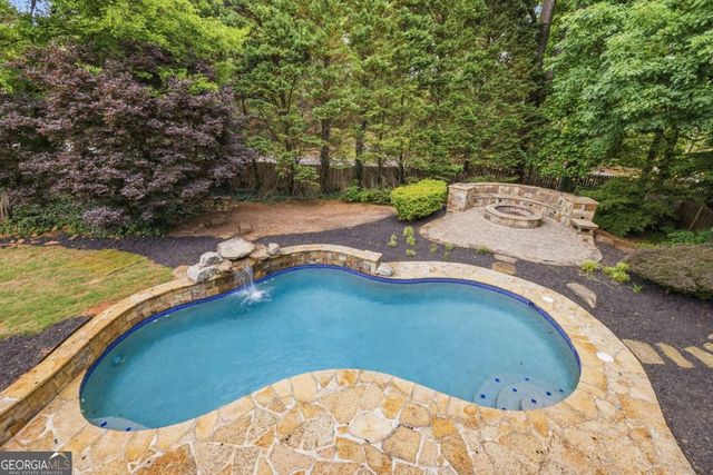 215 Lynwood Court, Roswell, GA 30075