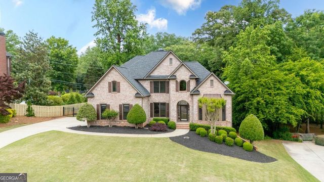 215 Lynwood Court, Roswell, GA 30075