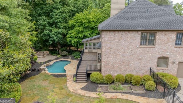 215 Lynwood Court, Roswell, GA 30075