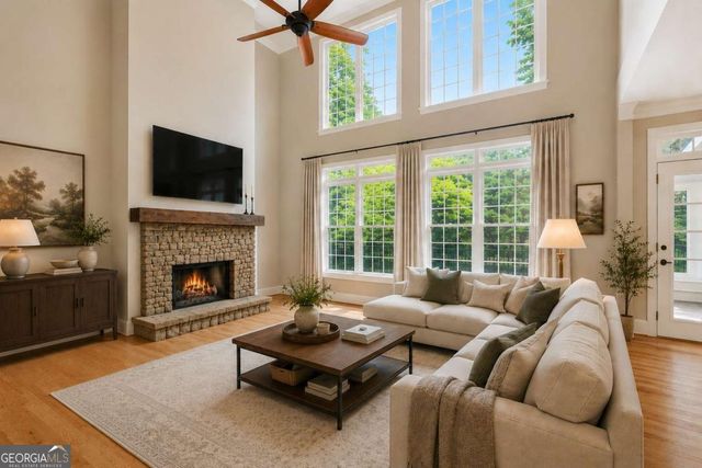 215 Lynwood Court, Roswell, GA 30075