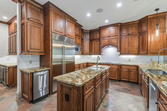 11410 Outpost Cove Drive, Willis, TX 77318