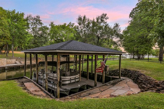 11410 Outpost Cove Drive, Willis, TX 77318