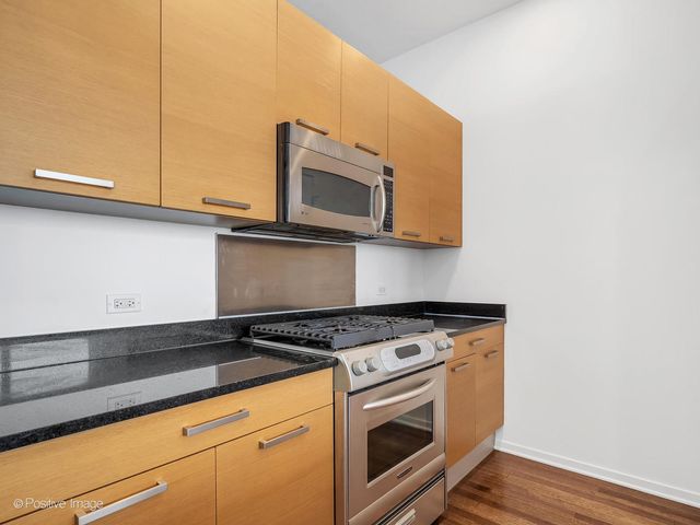 500 W Superior Street 1806, Chicago, IL 60654
