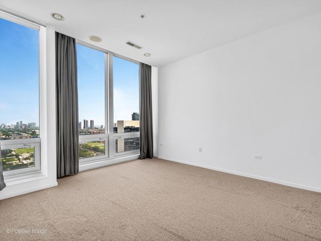 500 W Superior Street 1806, Chicago, IL 60654