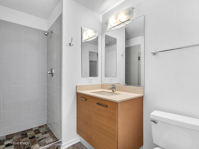 500 W Superior Street 1806, Chicago, IL 60654