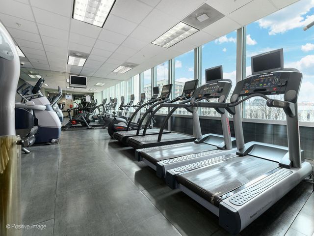 500 W Superior Street 1806, Chicago, IL 60654