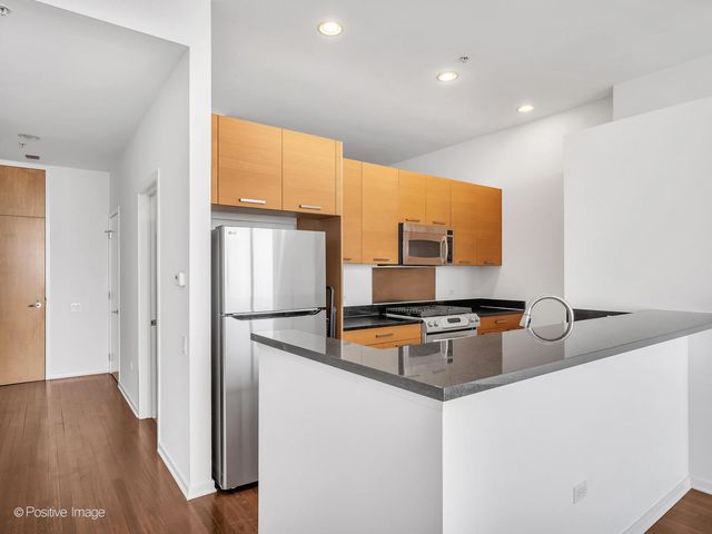 500 W Superior Street 1806, Chicago, IL 60654
