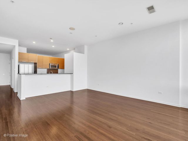 500 W Superior Street 1806, Chicago, IL 60654