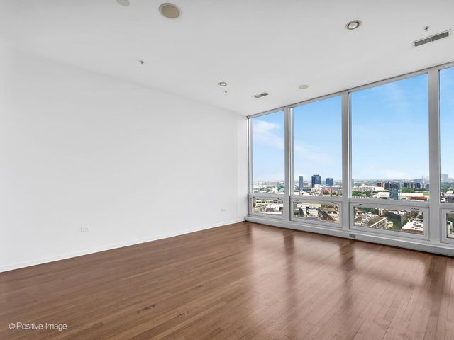 500 W Superior Street 1806, Chicago, IL 60654