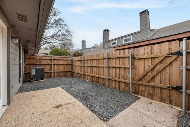 7412 E Northwest Highway 102, Dallas, TX 75231