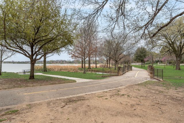 7412 E Northwest Highway 102, Dallas, TX 75231