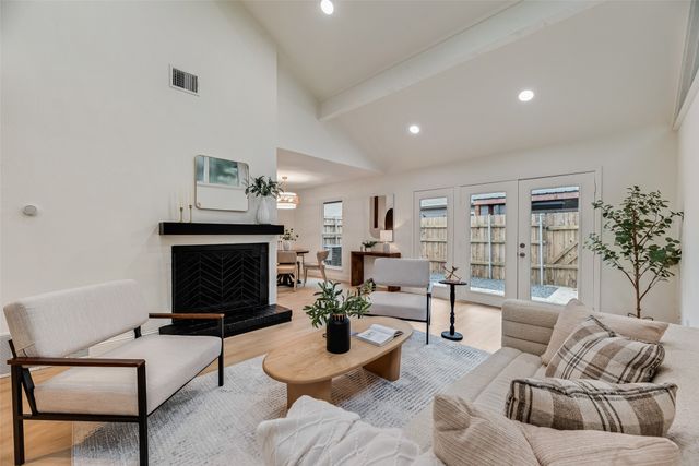 7412 E Northwest Highway 102, Dallas, TX 75231