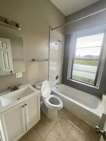 1032 W Leland Avenue 3S, Chicago, IL 60640