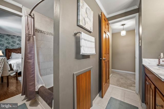 204 DICKENS DR, Delran, NJ 08075