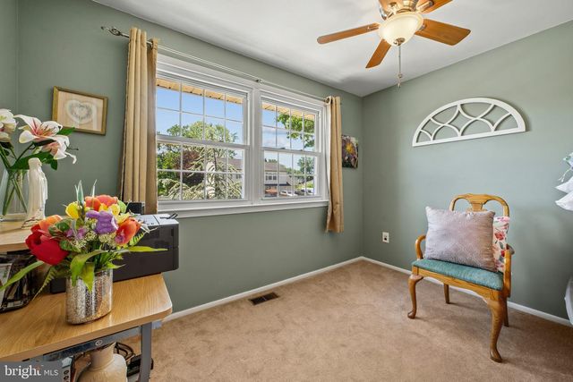 204 DICKENS DR, Delran, NJ 08075