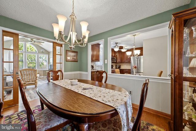 204 DICKENS DR, Delran, NJ 08075