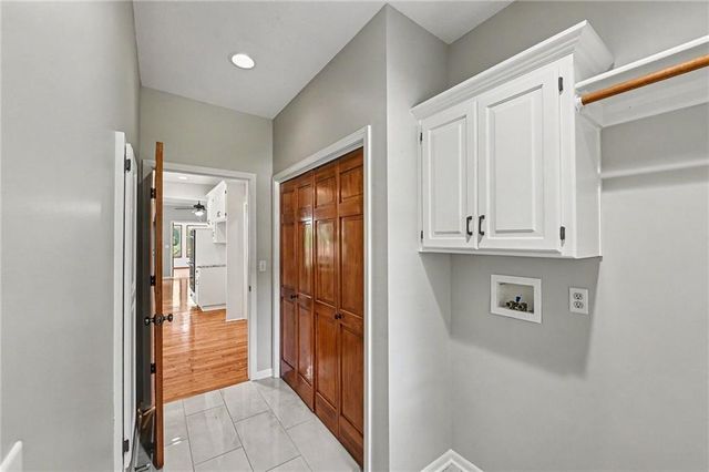 4301 SE Willow Place Court, Blue Springs, MO 64014