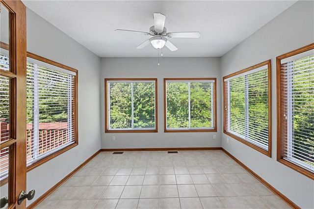 4301 SE Willow Place Court, Blue Springs, MO 64014