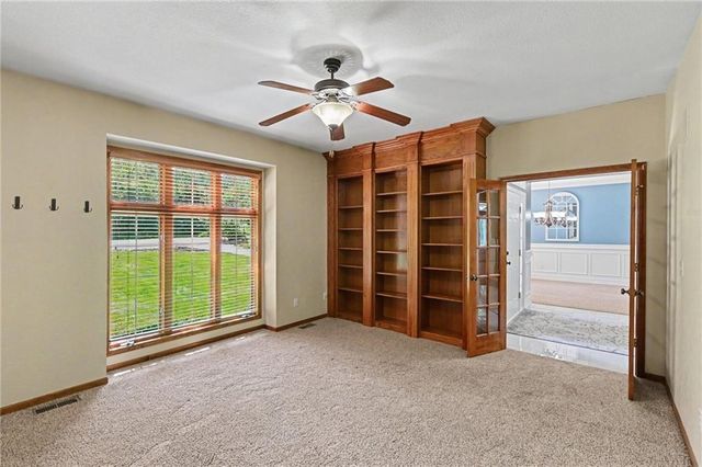4301 SE Willow Place Court, Blue Springs, MO 64014