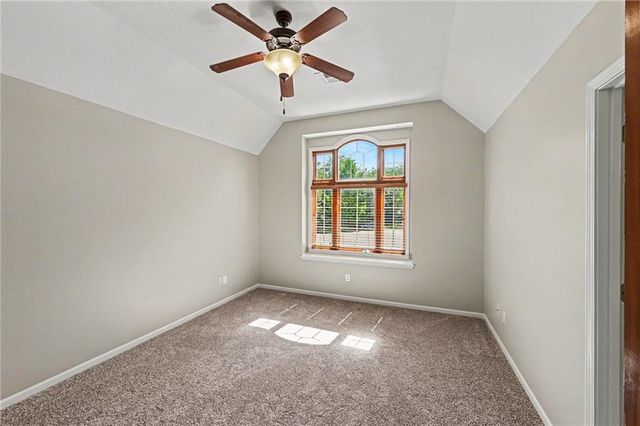 4301 SE Willow Place Court, Blue Springs, MO 64014
