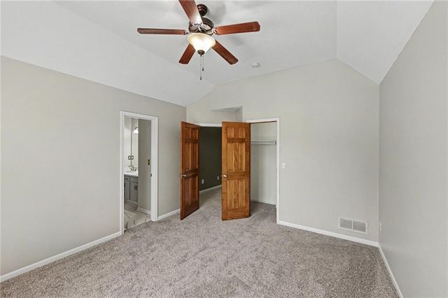 4301 SE Willow Place Court, Blue Springs, MO 64014