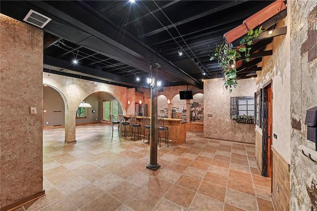 4301 SE Willow Place Court, Blue Springs, MO 64014