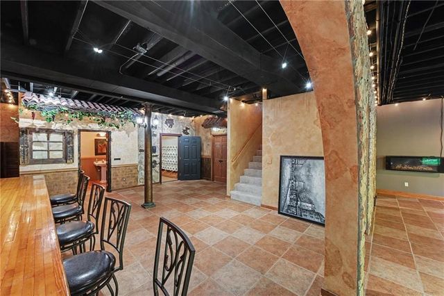 4301 SE Willow Place Court, Blue Springs, MO 64014
