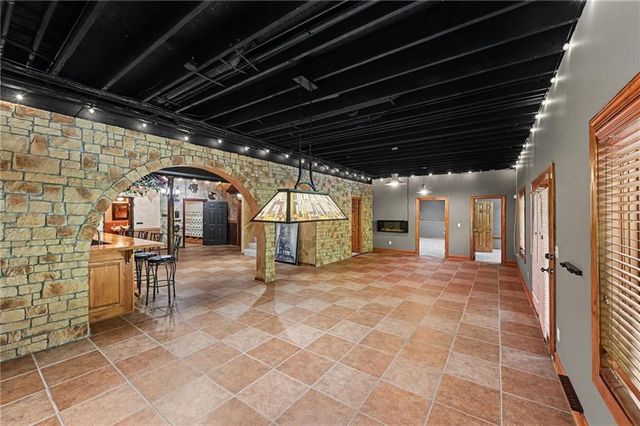4301 SE Willow Place Court, Blue Springs, MO 64014