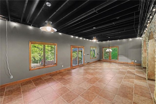 4301 SE Willow Place Court, Blue Springs, MO 64014