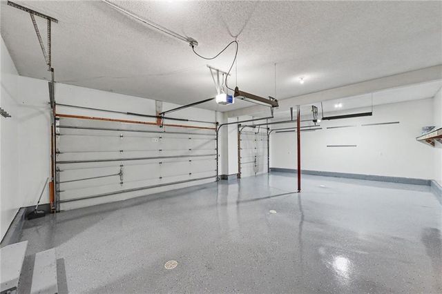 4301 SE Willow Place Court, Blue Springs, MO 64014