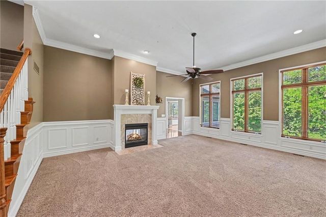 4301 SE Willow Place Court, Blue Springs, MO 64014