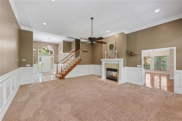 4301 SE Willow Place Court, Blue Springs, MO 64014