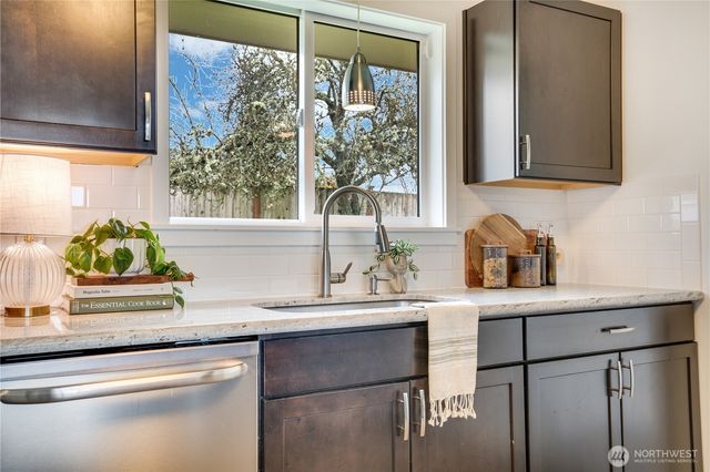 7138 N 17th Street, Tacoma, WA 98406