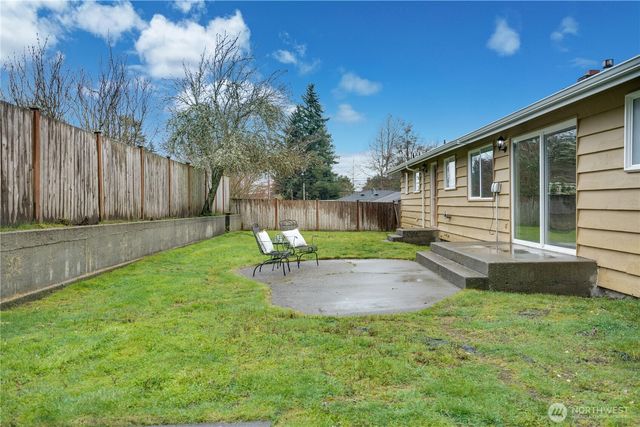 7138 N 17th Street, Tacoma, WA 98406