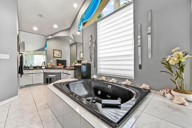 7165 Mariana Court, Boca Raton, FL 33433