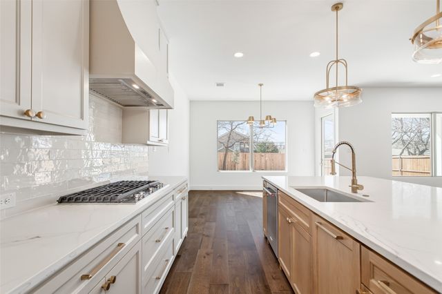 1107 Mount Auburn Avenue, Dallas, TX 75223